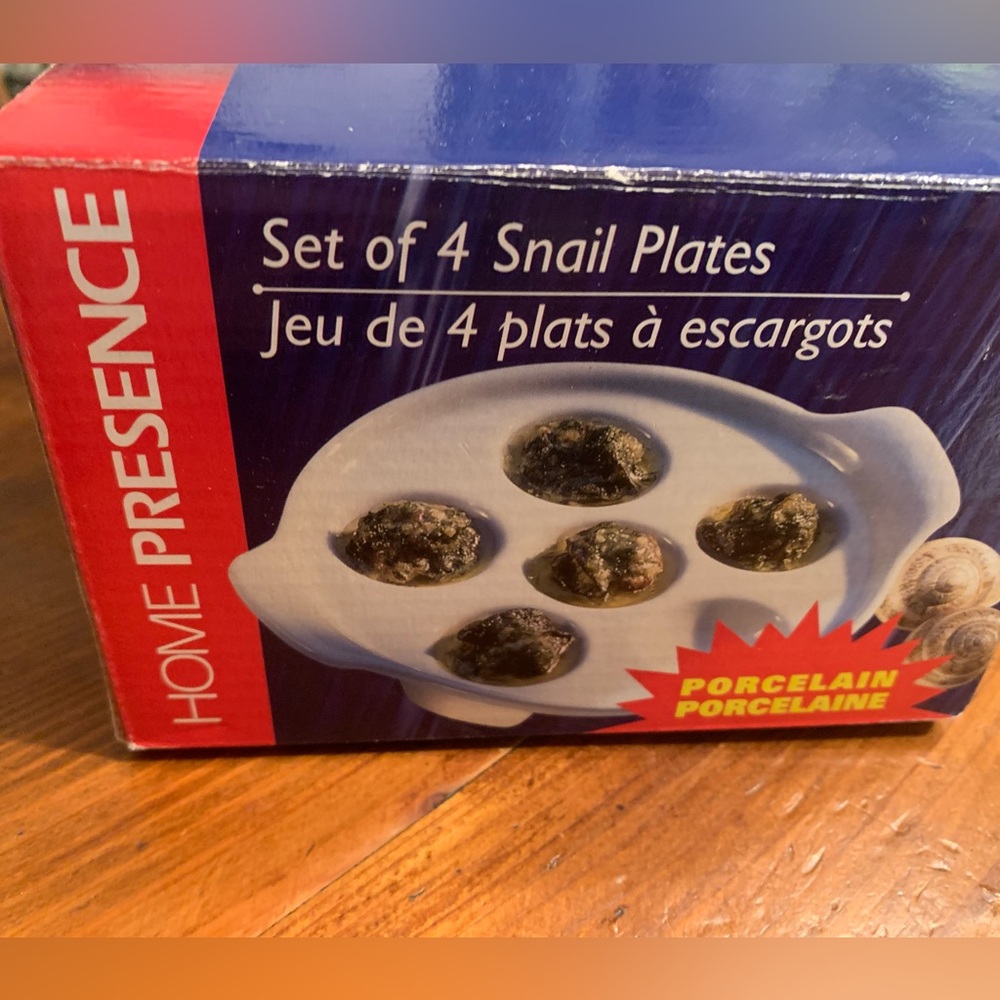 New box Porcelain Set 4 Snail plates 🐌